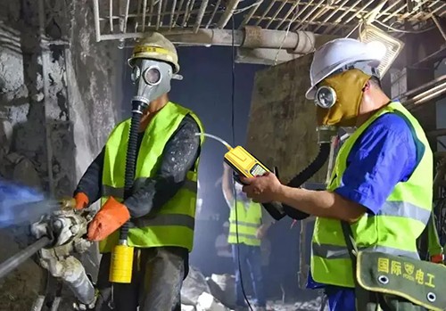 胸掛式復(fù)合型氣體檢測儀